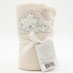 Coperta Jersey Letto Ricamata Arrotolata